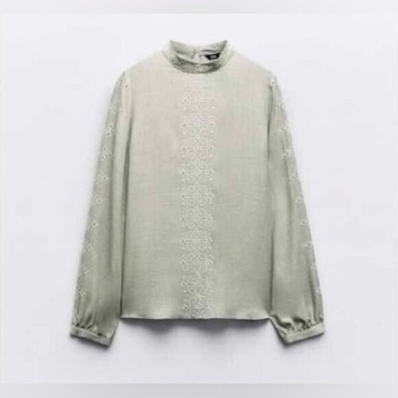 Zara, Ladies Top with Cutwork Embroidery. Size: S. NWT. (1398) - Picture 6 of 8